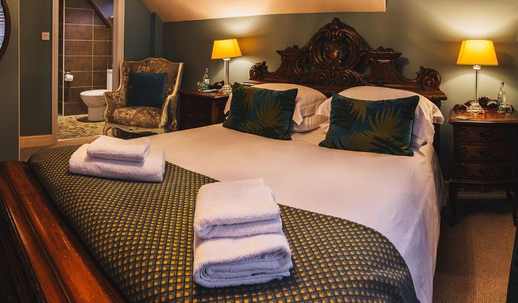 Rhubarb At Drapers Hall Shrewsbury Room photo